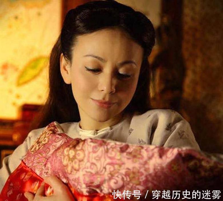 皇帝感叹老来无子,皇太后想了一个妙计,结果一