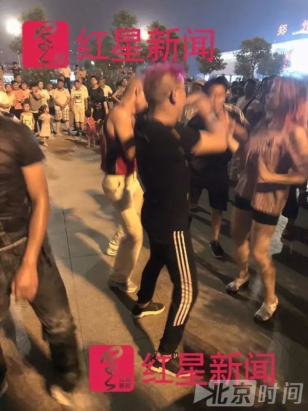 一个尬舞者的 一个尬舞者的