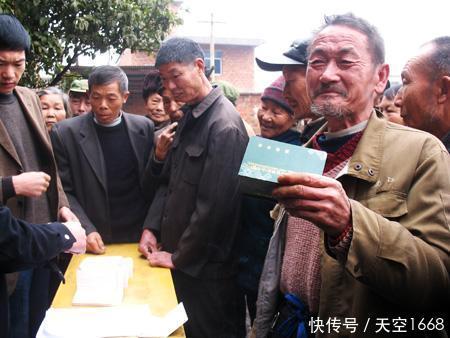 2018年农村养老金新调整, 适龄老人每月到底能