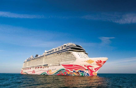 亚太地区最大邮轮在青岛开启全球首航