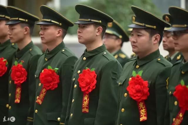 军人工资揭秘,让你了解现在当兵每月能挣多少