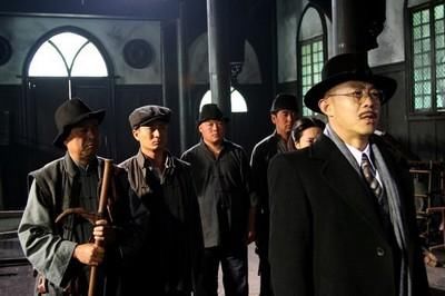 他敲诈过杜月笙,蒋介石都怕他三分,最后却因兄