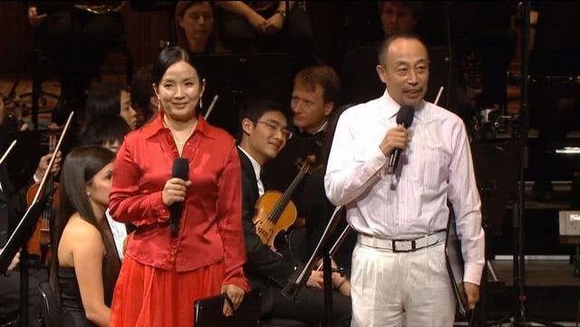 58岁吕丽萍近照,三婚孙海英收获幸福,前夫却拒