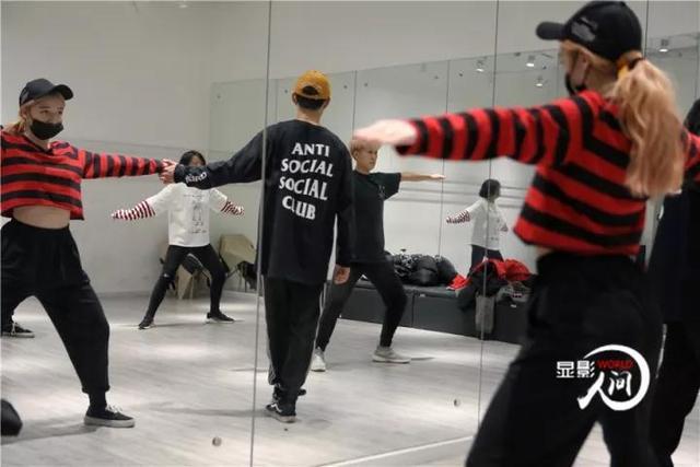 央广网辰星娱乐练习生专题《明星路从三里屯的