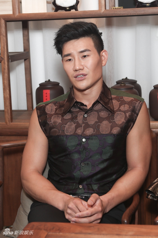 组图:嘎子谢孟伟自曝将当爸爸 携娇妻婚后首次亮相