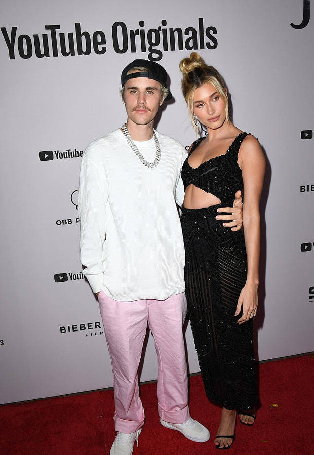 海莉助阵比伯个人纪录片首映 老公捧脸献吻甜skr人(图3) 海莉助阵比伯个人纪录片首映 老公捧脸献吻甜skr人(图3)