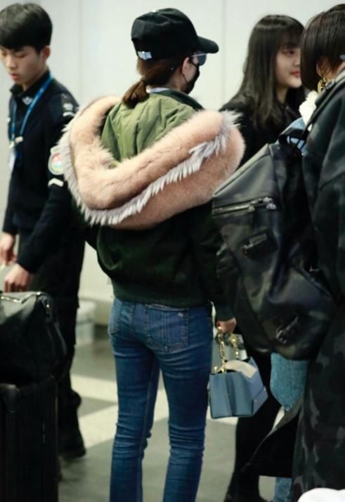 女明星美腿照片曝光,奚梦瑶、杨幂、赵丽颖纷