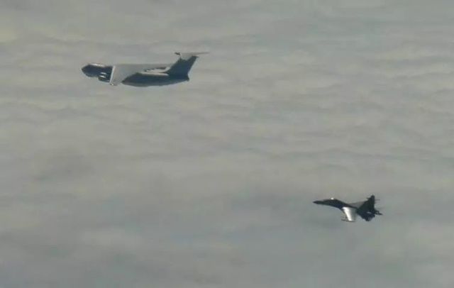 为轰6K护航为啥不是歼16而是苏30?真相曝出