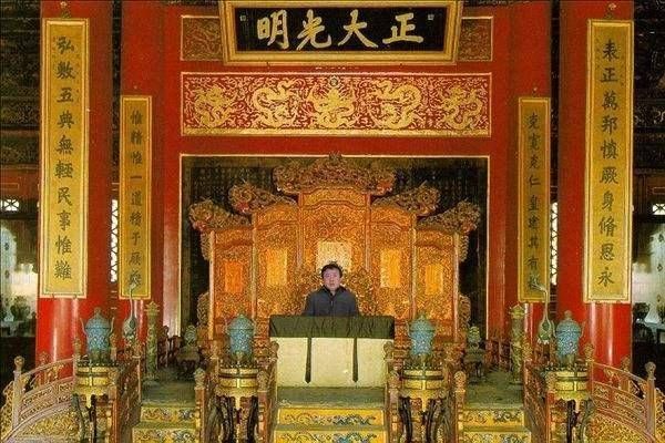 故宫里龙椅为何一般人不能坐?他曾经有机会坐