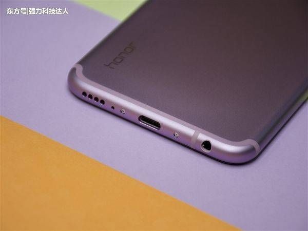 荣耀play低配版和高配版差400,区别就是4g跟6