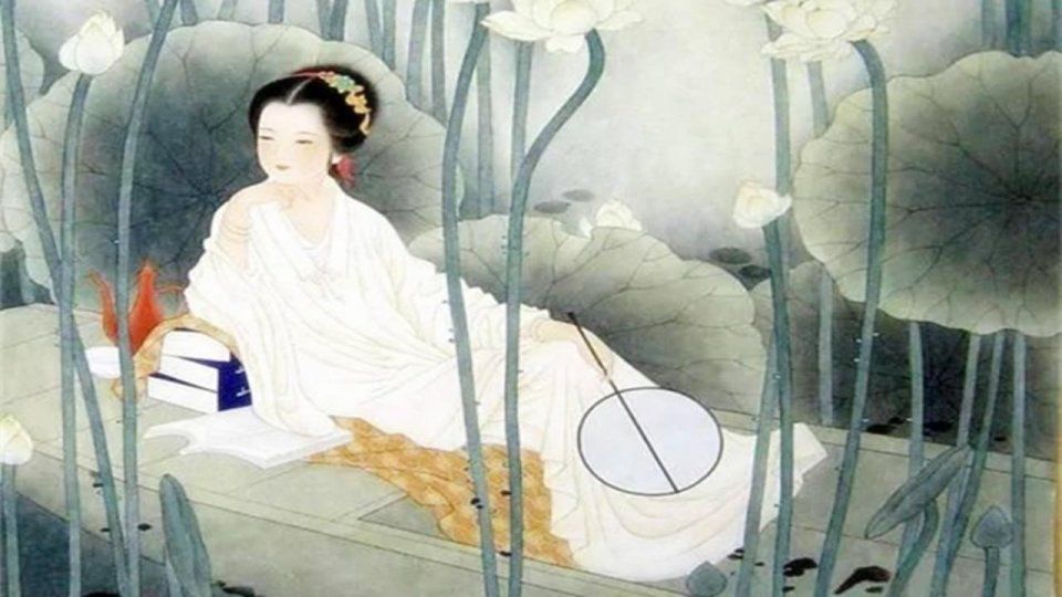 古代的3种畸形审美,欧洲束腰,中国裹小脚,日本