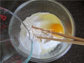 山东的煎饼果子夹薄脆,香脆可口,比油条更好吃