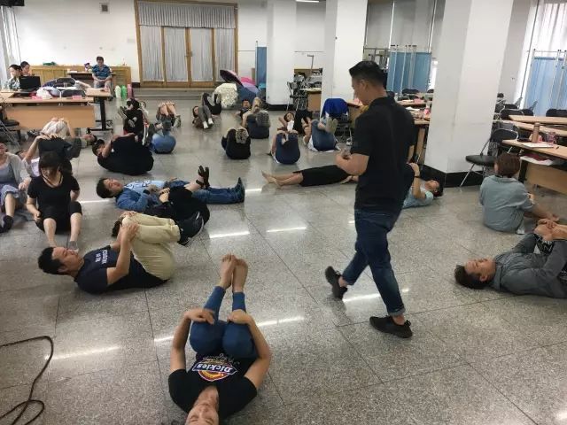 30名儿童剧编导 31位学者 38天 相爱相杀出一