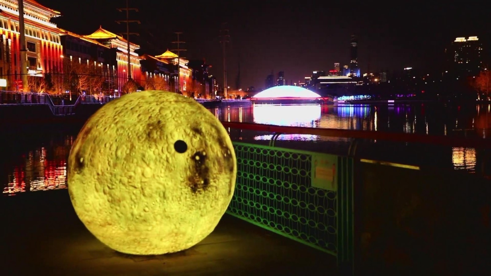 线上线下联动 朝阳新年灯光秀“点靓”新春 线上线下联动 朝阳新年灯光秀“点靓”新春