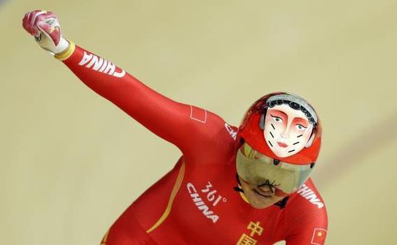 央视:女队表现似头盔上脸谱 穆桂英花木兰附体