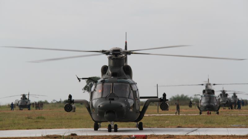 军用直升机超炫飞行 模拟战场训练科目 军用直升机超炫飞行 模拟战场训练科目