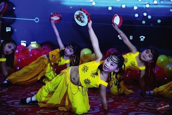 吕梁市爱心志愿者协会石楼站隆重举行2017年