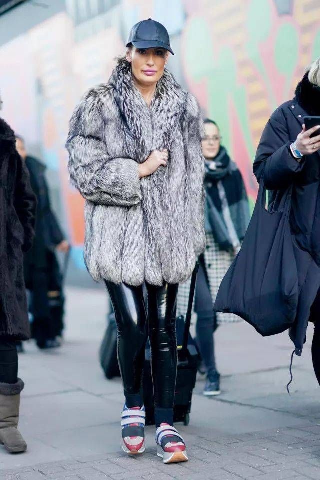 时装焦点 | 这双红炸天的老爹鞋,宋茜、娜扎、