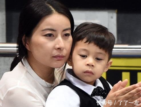 郭晶晶藏了4年的儿子正面照终于曝光,长成这样,难怪至今不公开