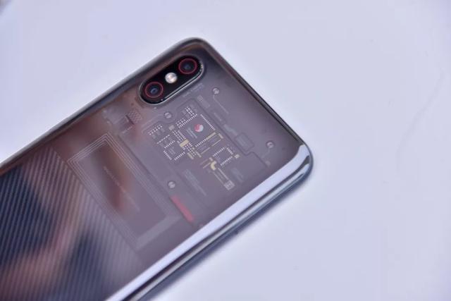 为什么小米8这么多人喷,现实中却很多人买?