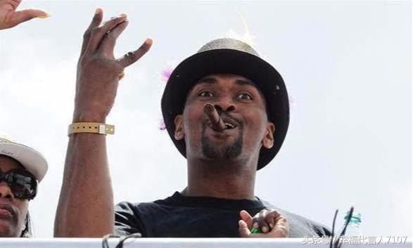 NBA是怎么给球员发工资的?