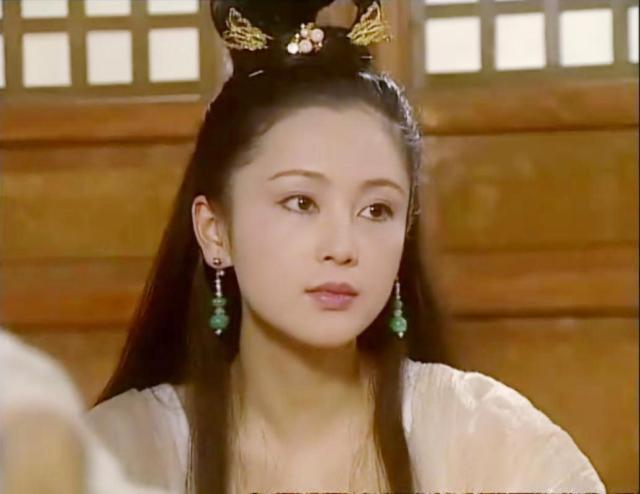 鼻子塌是她们脸上最大的硬伤?可是怎么感觉这