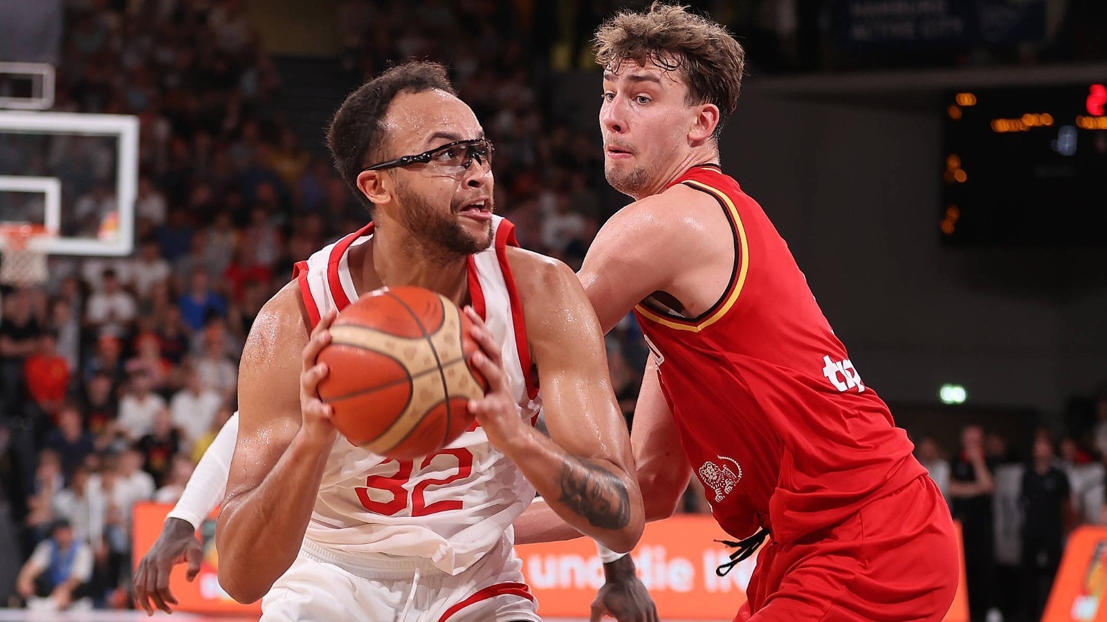 差距太大 中国男篮58-107惨败德国男篮49分 李凯尔10分6篮板 差距太大 中国男篮58-107惨败德国男篮49分 李凯尔10分6篮板