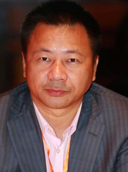 他辞职创业开公司,一路打拼,公司成国内最大的