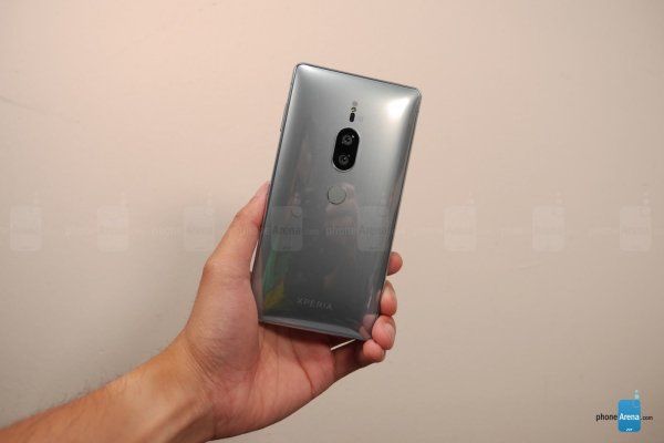 索尼Xperia XZ2 Premium开箱上手:不仅很厚,而