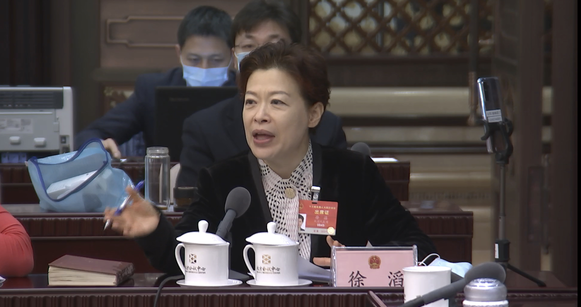 徐滔代表:消除“少儿不宜”内容 给孩子营造风清气正的视听环境 徐滔代表:消除“少儿不宜”内容 给孩子营造风清气正的视听环境