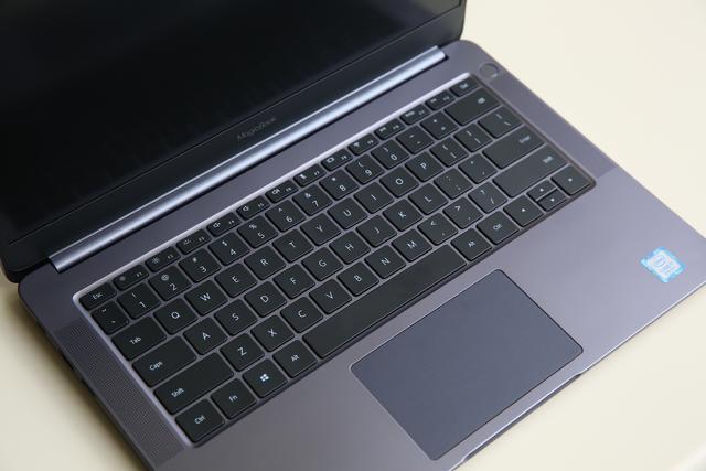 硬刚小米笔记本!2G独显+I7+256G SSD魔兽性