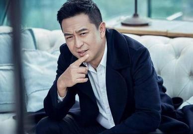 张嘉译家人照片,女儿容貌不输唐嫣,网友:一家人