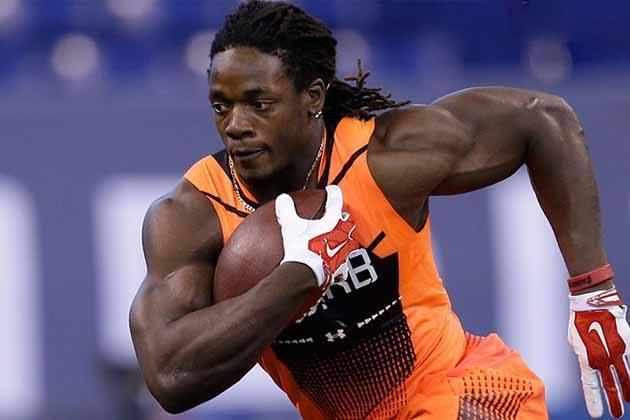 不是只有健美才出肌肉男,橄榄球和摔跤运动员