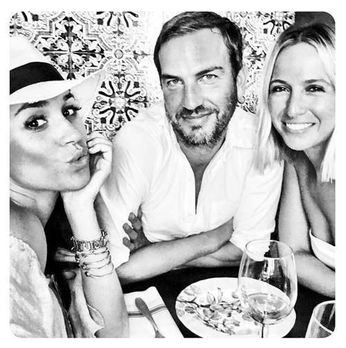 哈里王子订婚了 女方梅根大他三岁离过婚还是