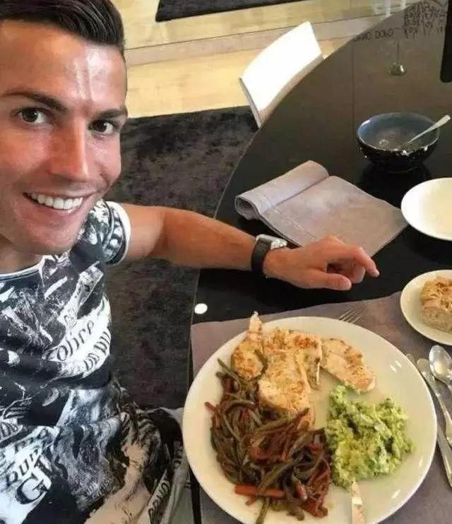 连续16年不进世界杯!与C罗对比后,国足球员的