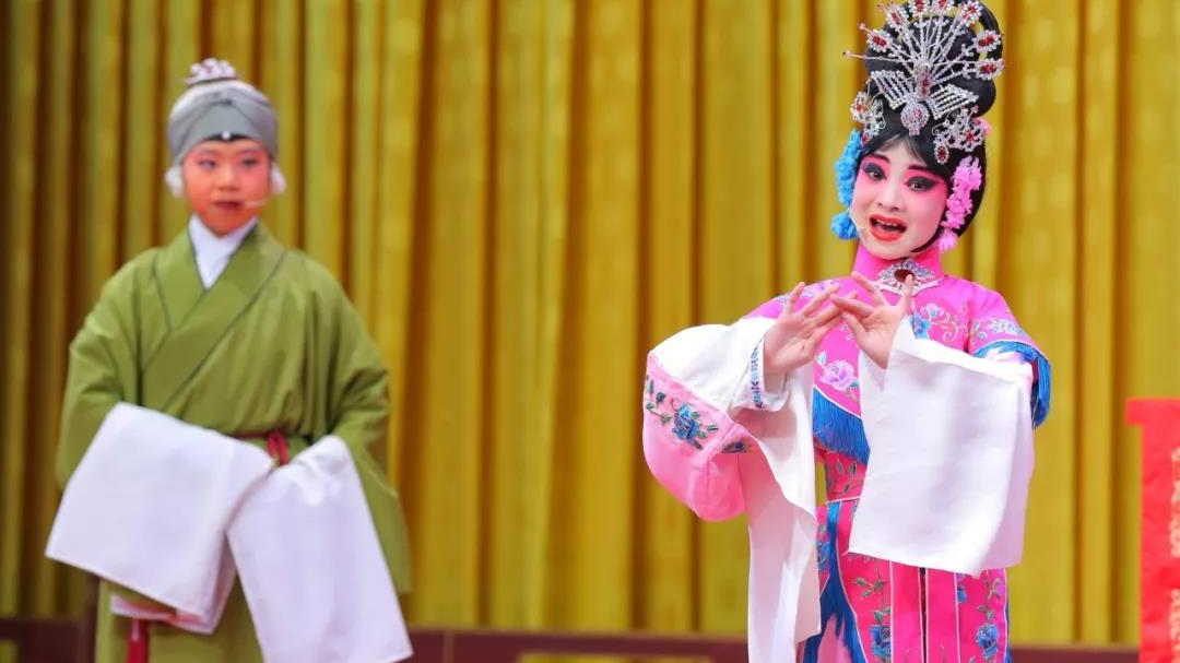 开学啦｜儿童版豫剧《花木兰》精彩亮相