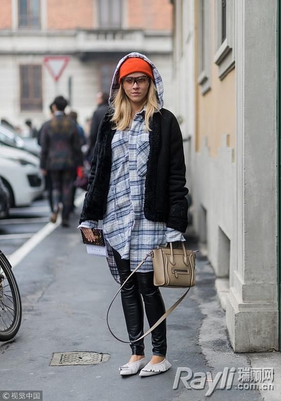 连帽衫可不是摆设,连帽衫的帽子里藏了冬天的