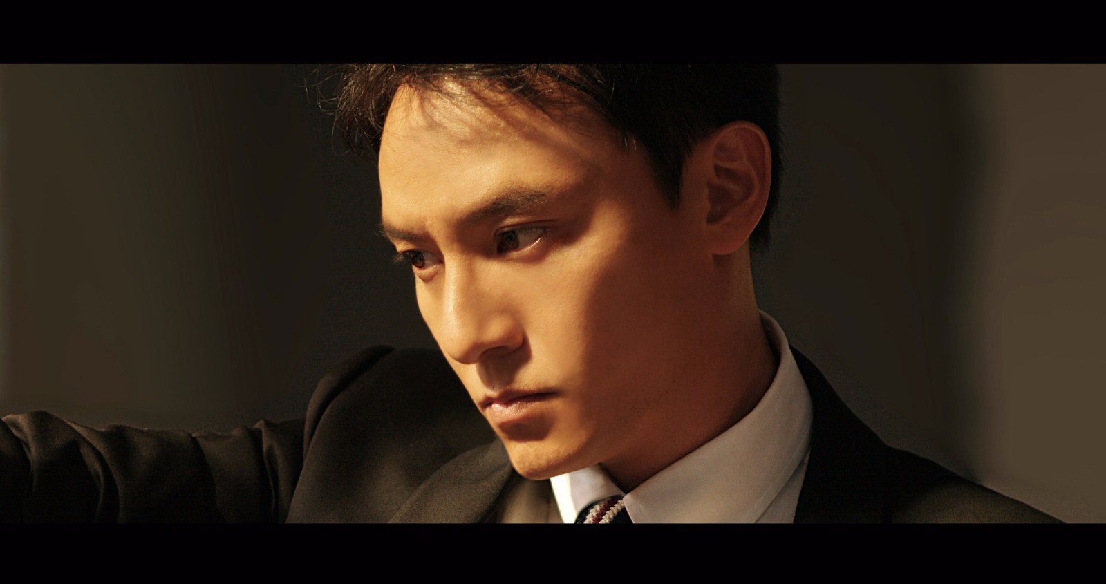 无问西东经典语录-大红头像