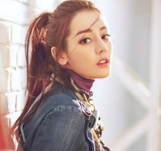 娄艺潇在跑男提迪丽热巴受到冷淡回应,网友:果