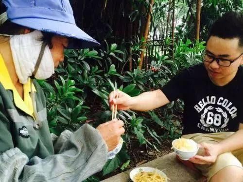 你嫌弃过自己父母没本事吗?