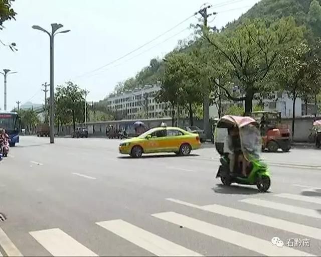 【违规掉头、横穿马路】都匀有条尴尬的双黄线