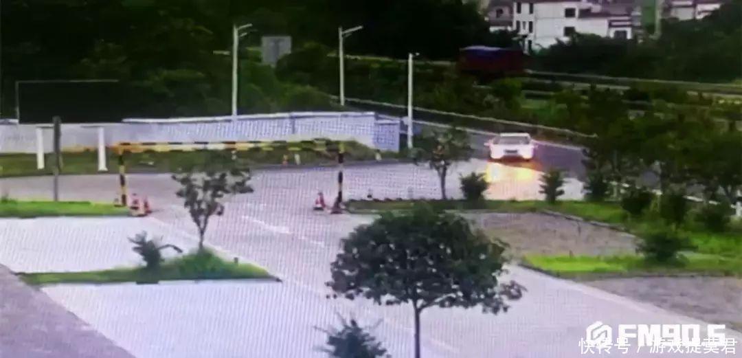 90后北京女孩菲妥妥父亲生意失败欠了高利贷