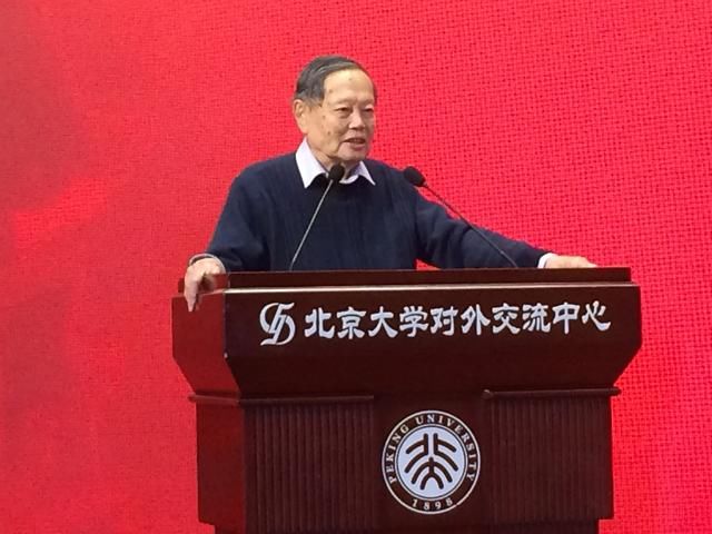 相距十多年,钱学森、杨振宁提出同一个难题,事