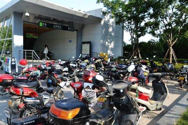 交警提醒:2018年电动车新规实施,电动车必须上