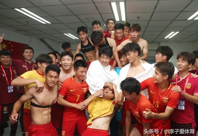 国足小将击败世青赛冠军英格兰队!中国球迷:成