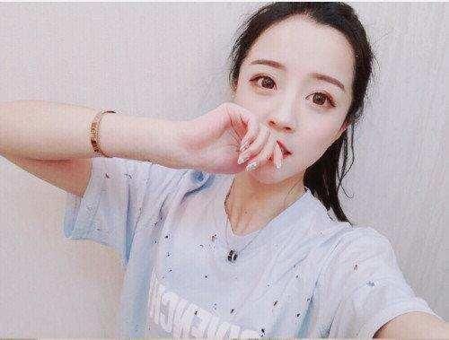 抖音新一姐莉哥火后第一时间删除微博作品,网