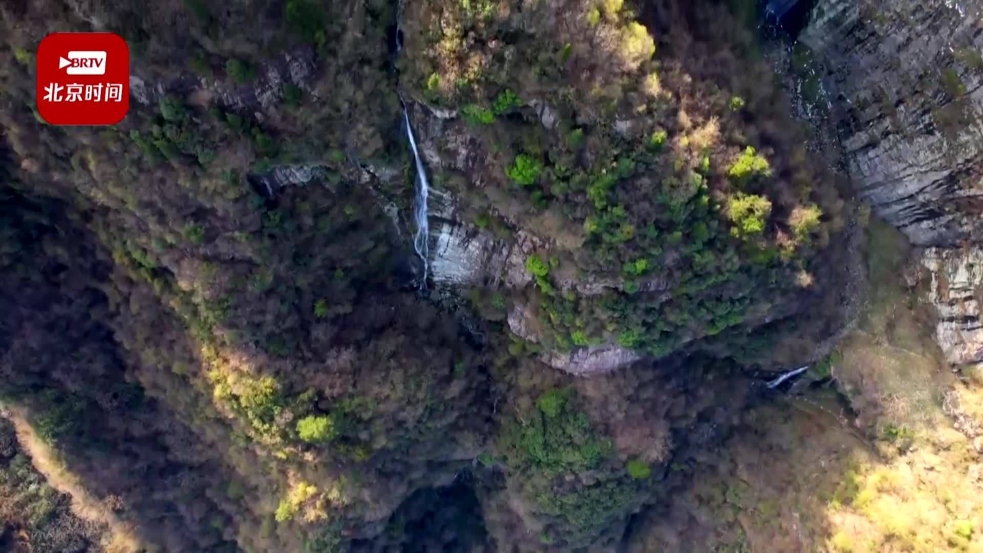 湖北：武当山现飞瀑流泉