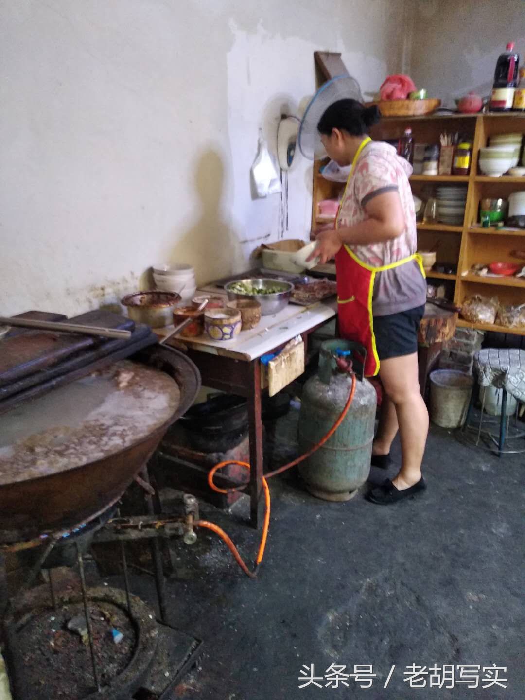 洛阳东大街这家百年羊肉汤馆,汤鲜肉烂羊血嫩