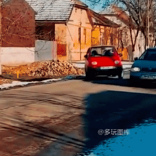 全球搞笑gif:这个摆拍既诙谐又有深度,真不是秒快半能比的