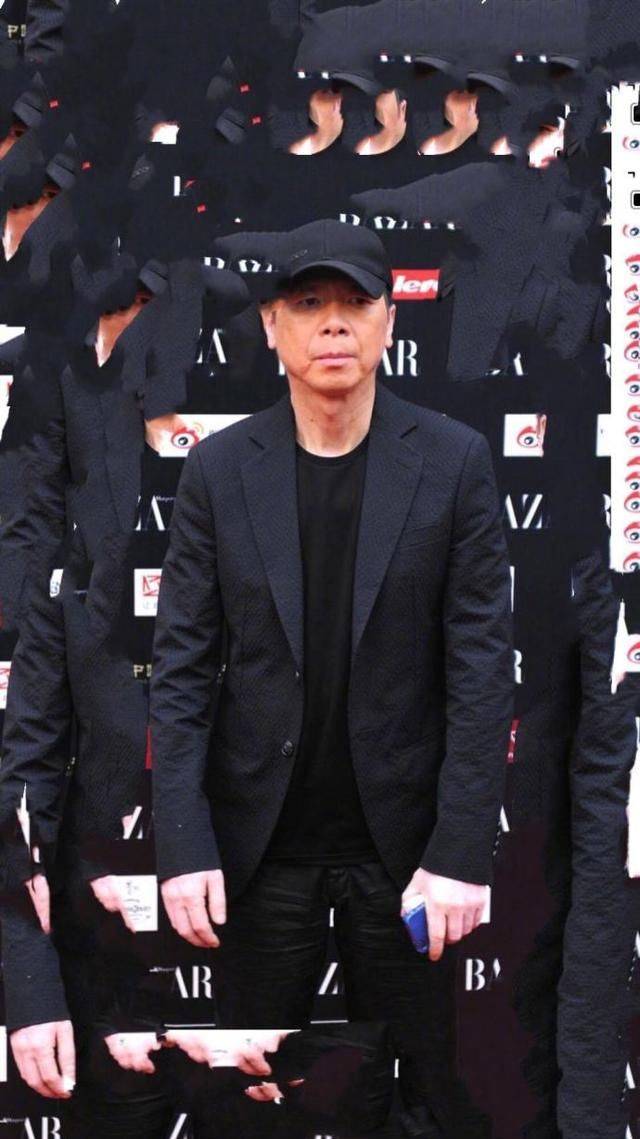 崔永元爆冯导在洛杉矶两套房子,当面一套、背